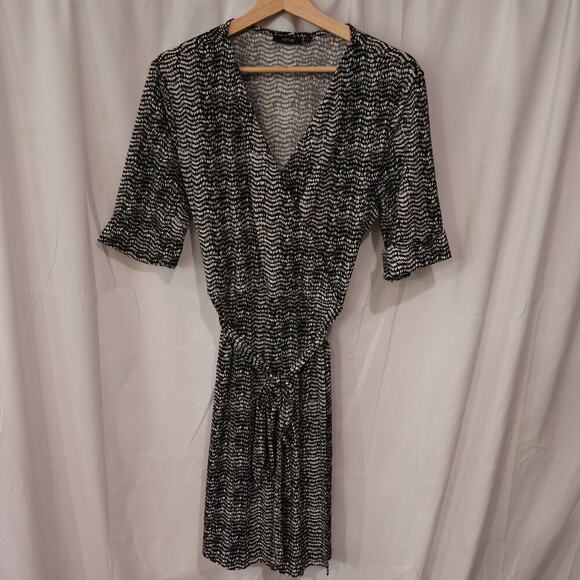 NWOT Apt 9 Dress Cross over Knee Length Short Sleeves Cuffed Black White - Picture 12 of 12